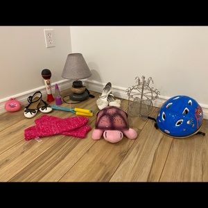 Shoes
Helmet
Bed lamps
Jewelry hanger,brand new